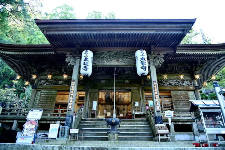 歴史的な建物を多数見学