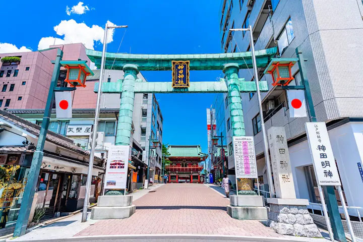 一番の最寄りは御茶ノ水駅！