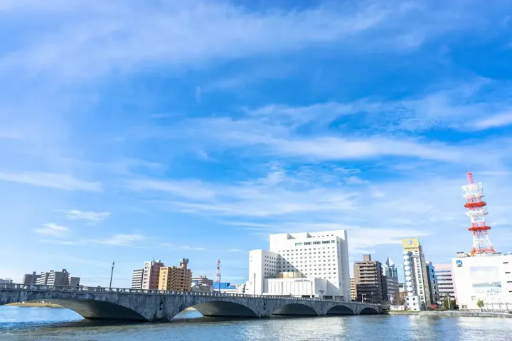 新潟市のシンボル、萬代橋の魅力