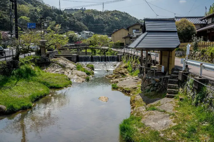 歴史を感じることができる温泉街を散策！