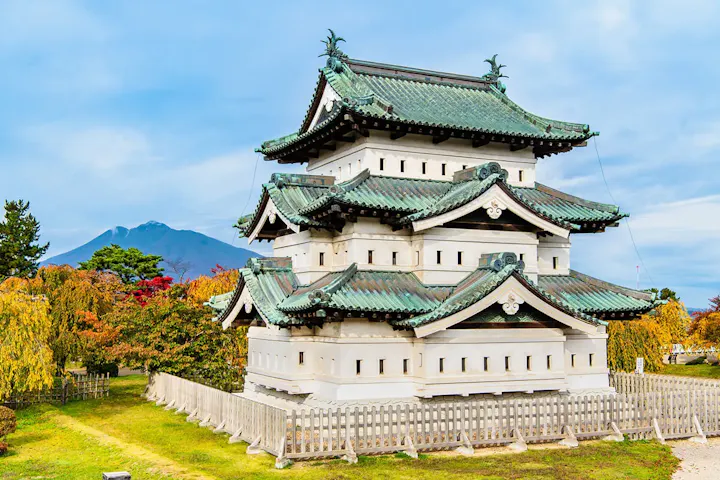 現存12天守の中で最北に位置する弘前城!