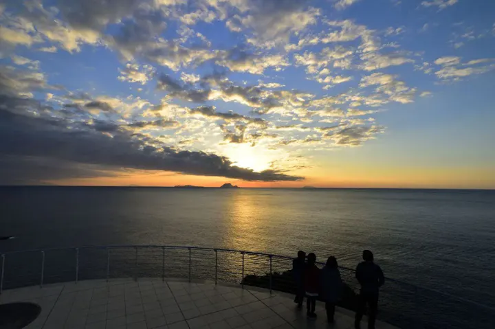 幻想的で美しい風景の夕日！