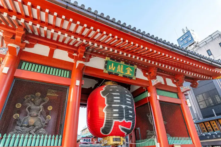 雷門から五重塔まで日本の魅力集結の浅草寺