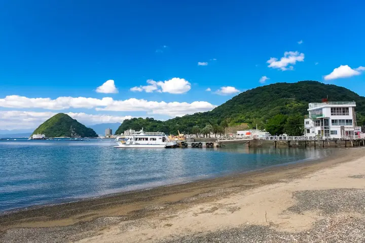 地元で親しまれてきた三津海水浴場