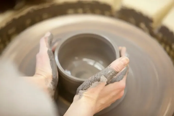 陶芸の街で自分だけの陶器を作ろう！