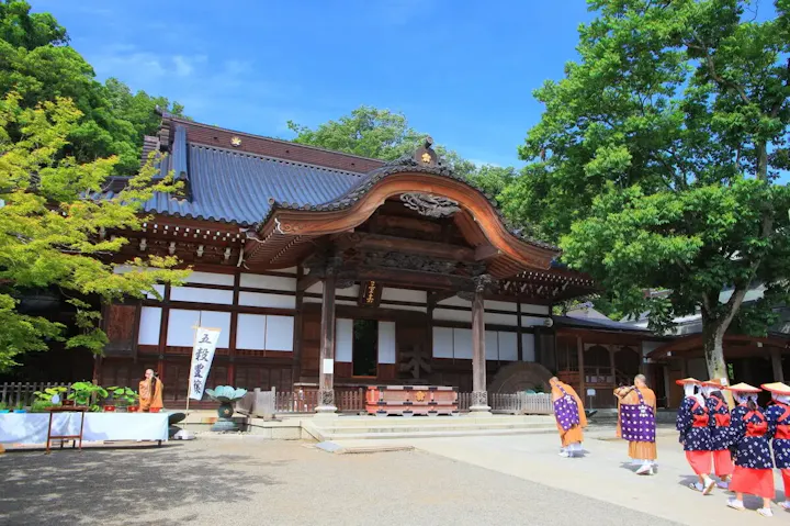 奈良時代創建の由緒ある古刹