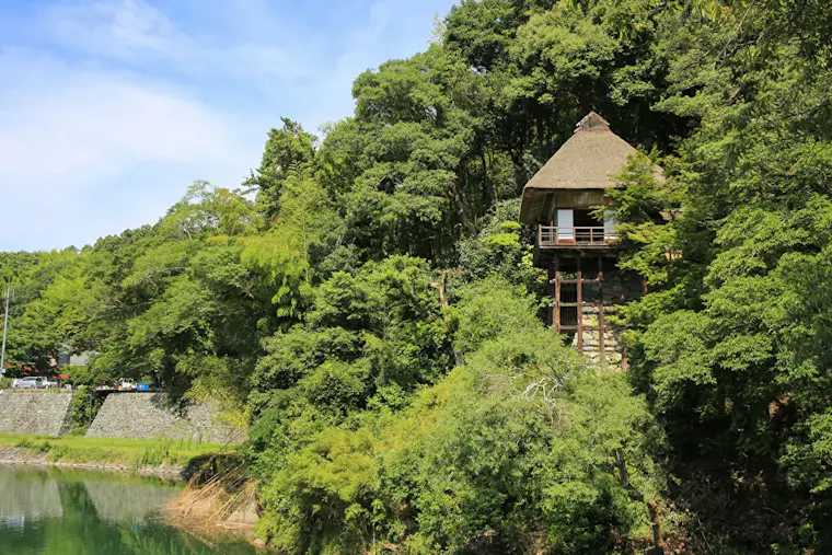 臥龍山荘
