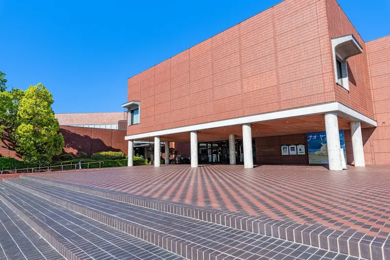 山梨県立美術館