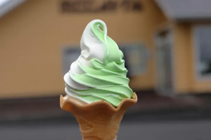 人気のソフトクリーム店「ホロンバイル」