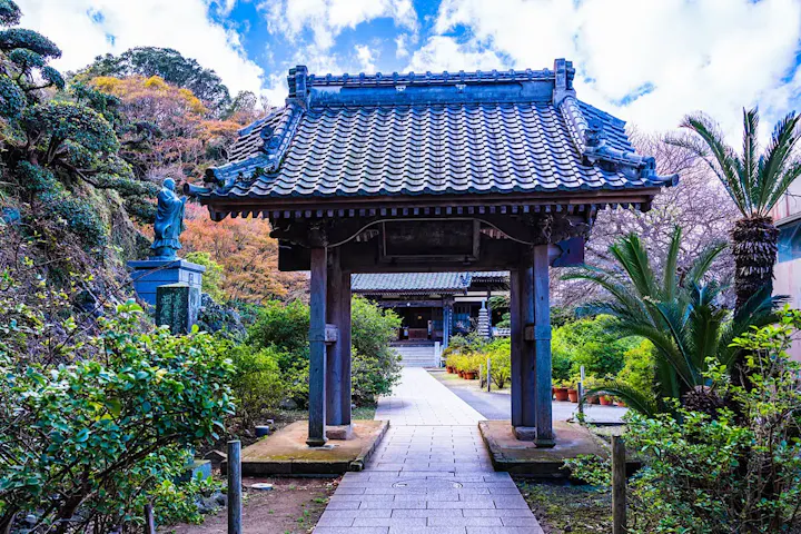 歴史的な出来事が行われた「了仙寺」