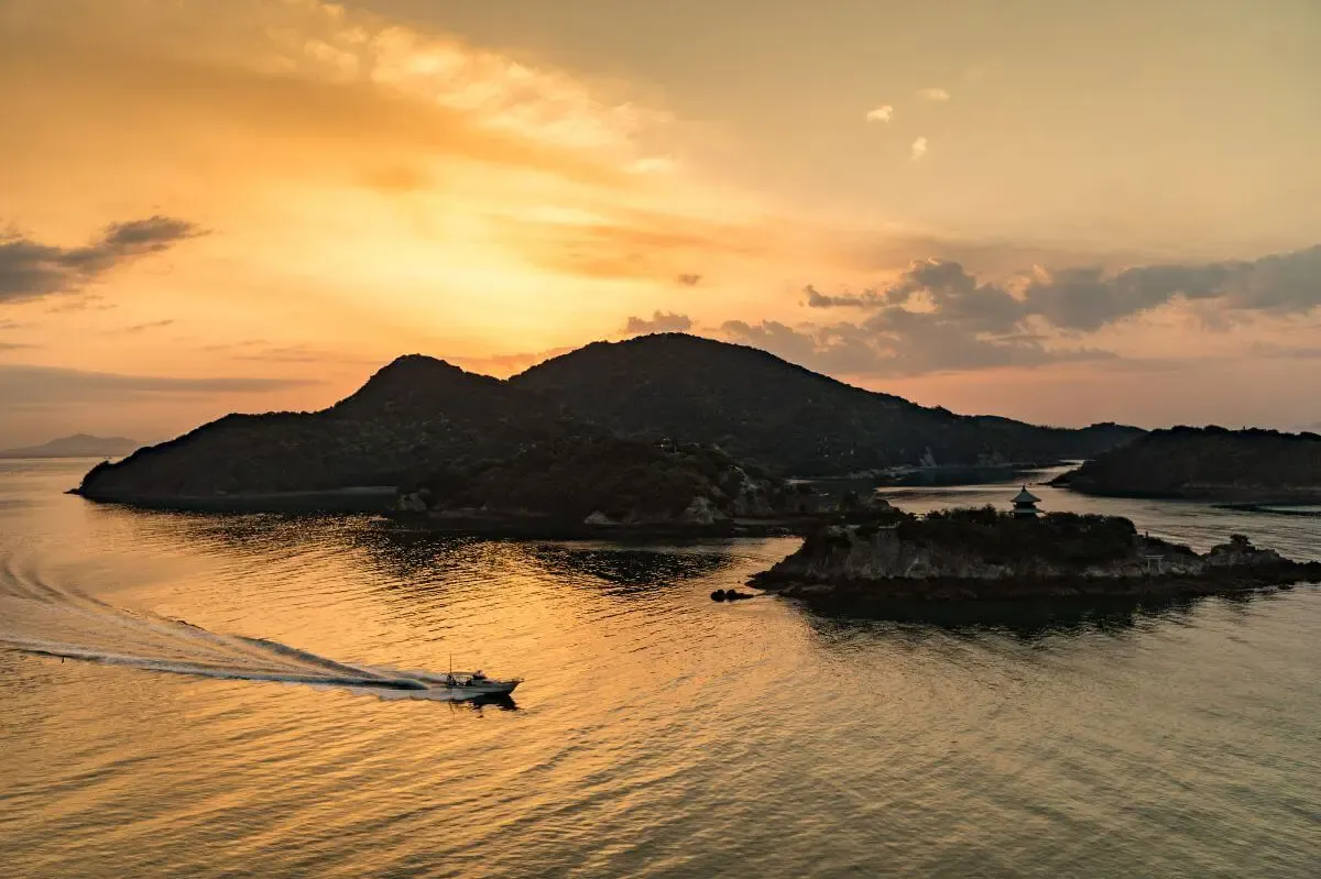 仙酔島の五色岩(写真 3)