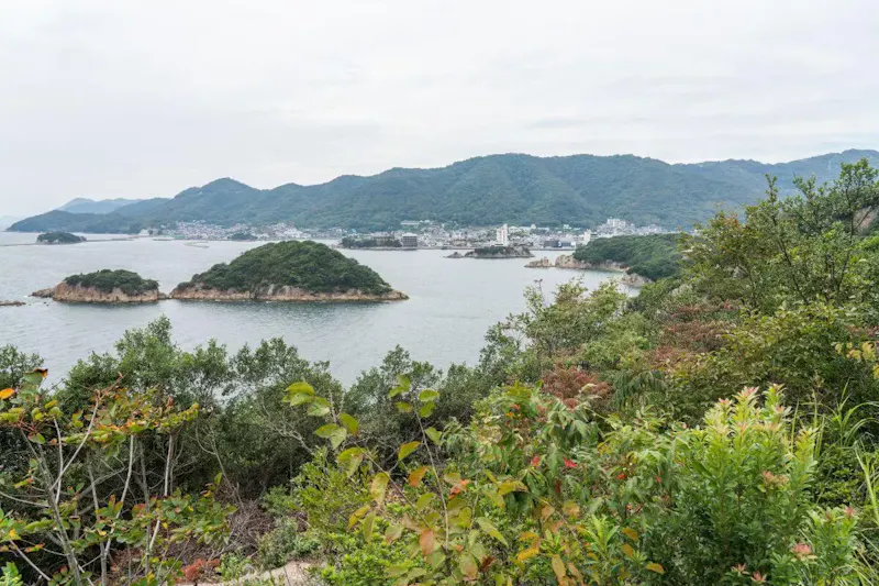 仙酔島の五色岩