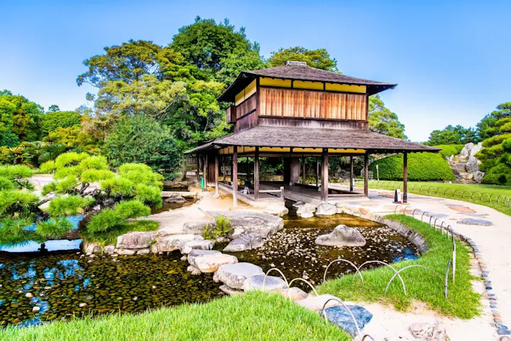 珍しい建物を見てみよう