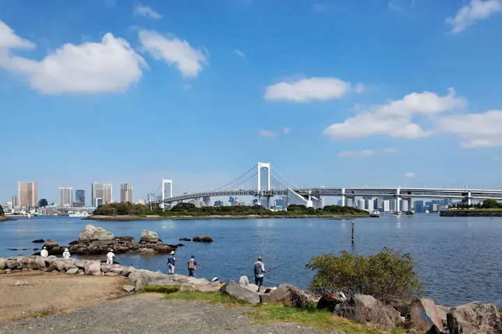 釣りや磯遊びを楽しむ