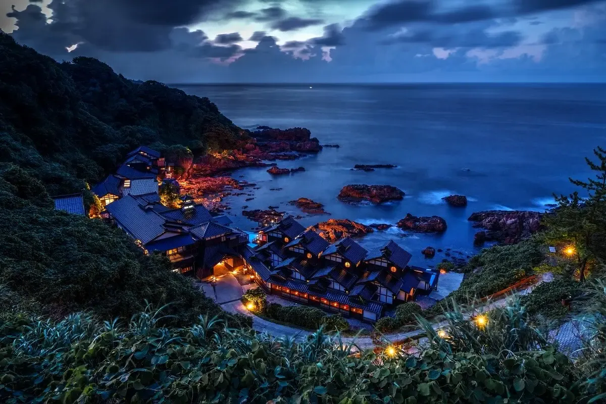珠洲岬・青の洞窟（写真 3）