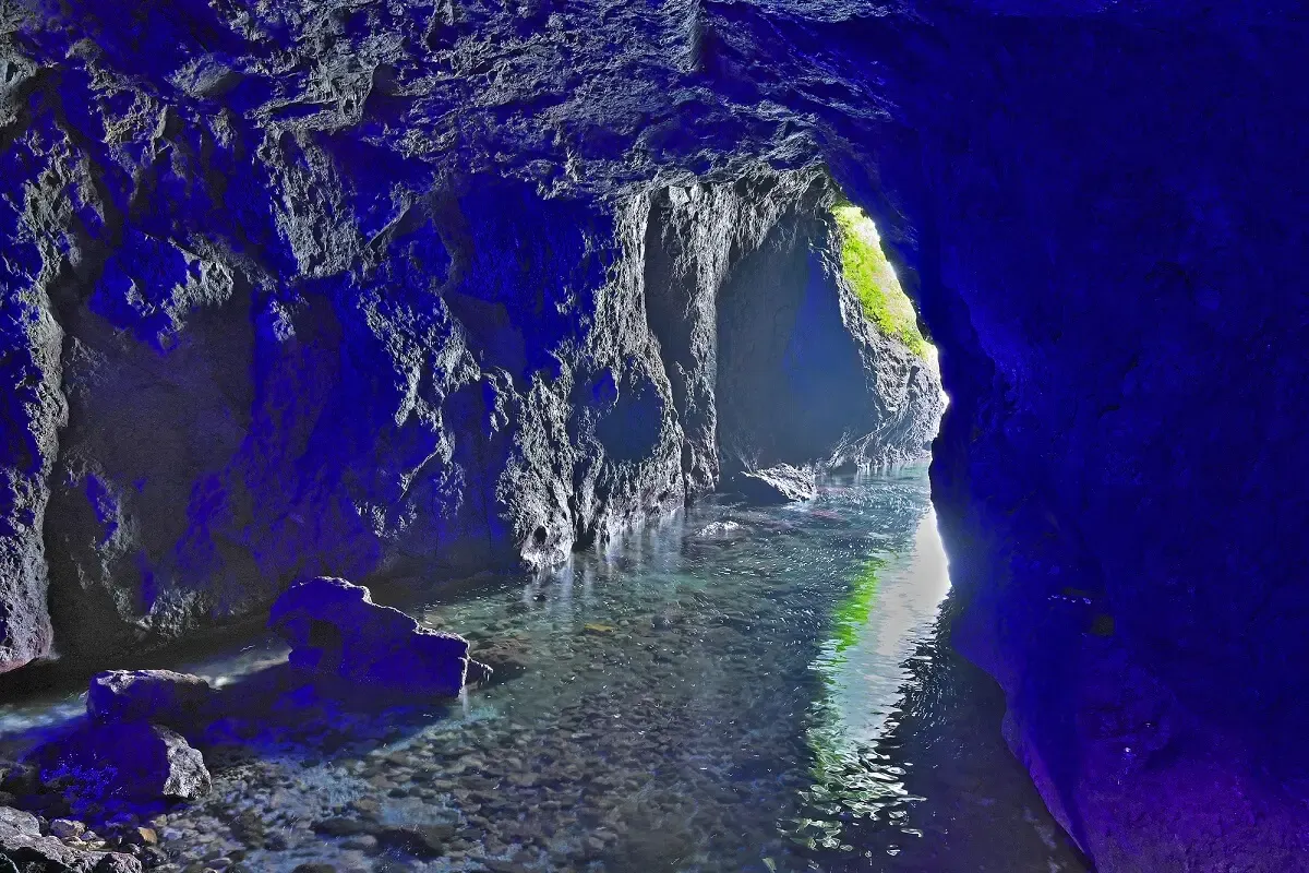 珠洲岬・青の洞窟（写真 6）