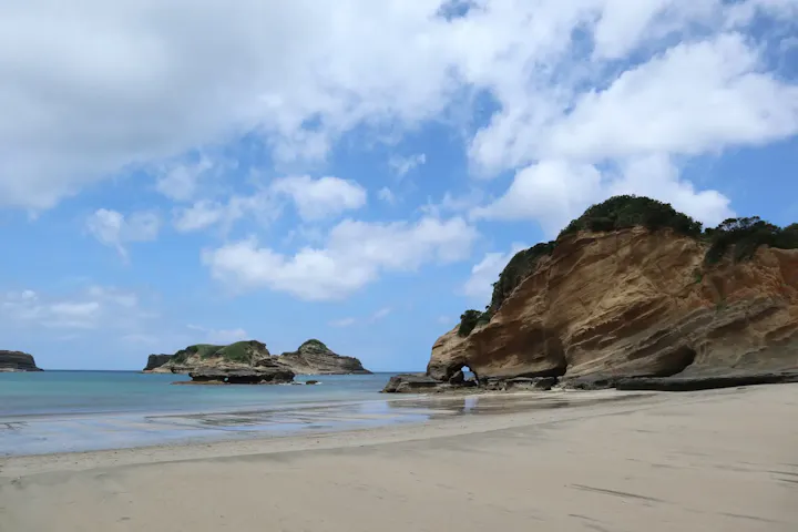 砂浜をゆっくりと散策