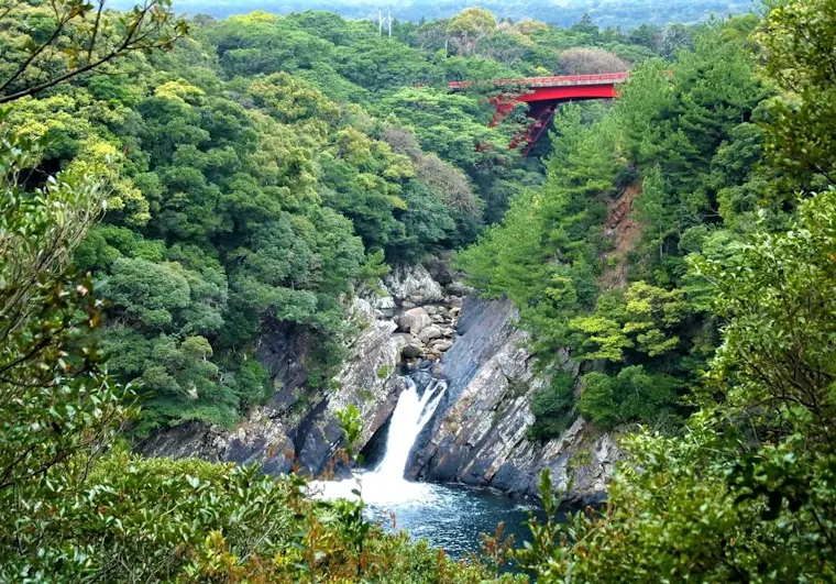 トローキの滝