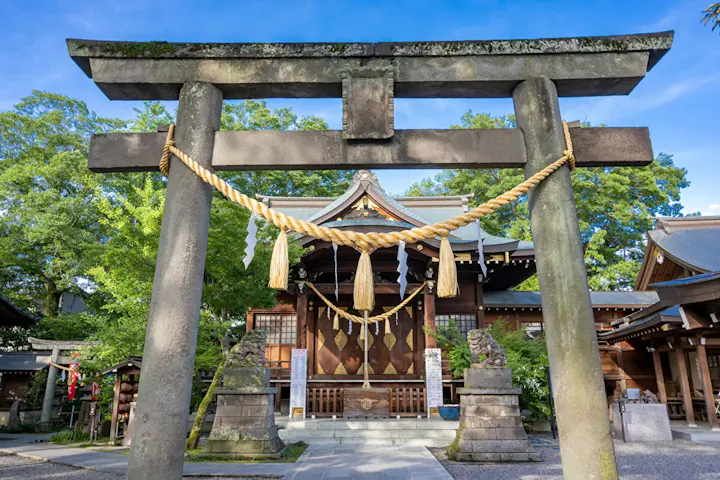 美しい社殿と庭園
