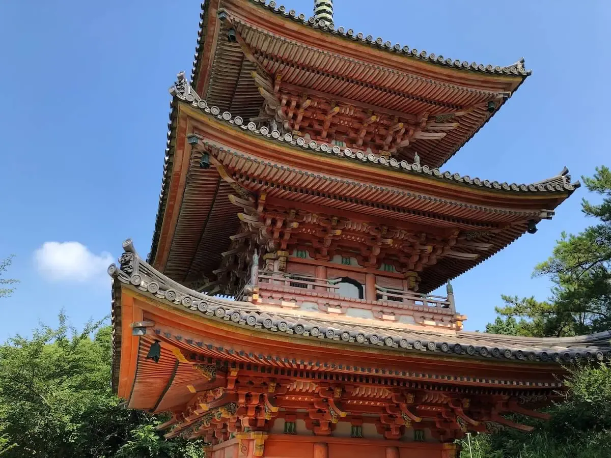 向上寺 三重塔(写真 2)