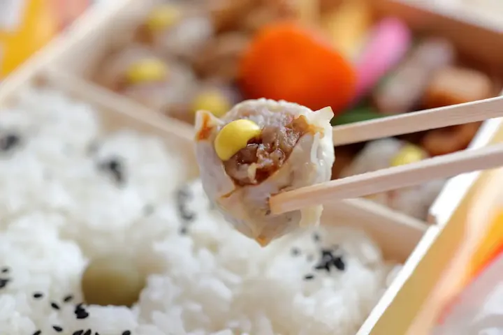 美味しいグルメを満喫する