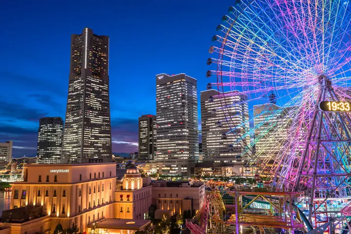 ホテルでロマンチックな夜を過ごす