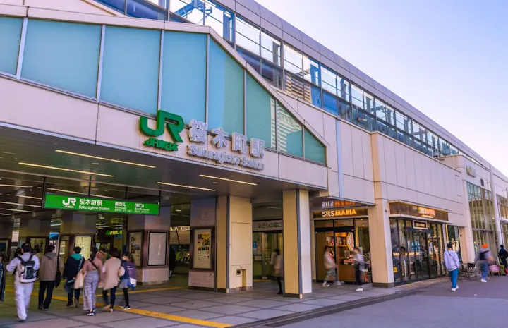 JR桜木町駅から徒歩15分