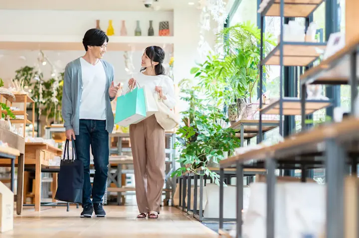 多種多様なお店でショッピングを楽しむ