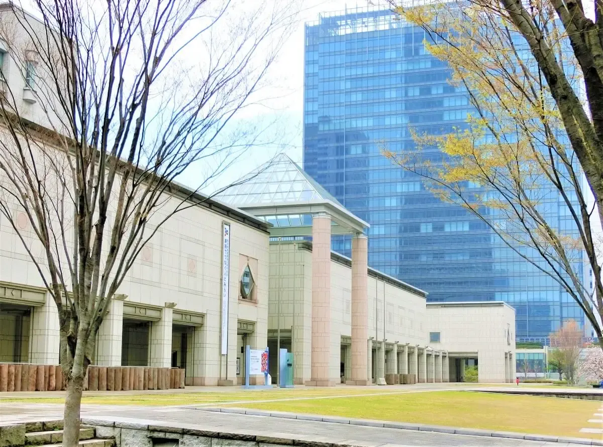 横浜美術館