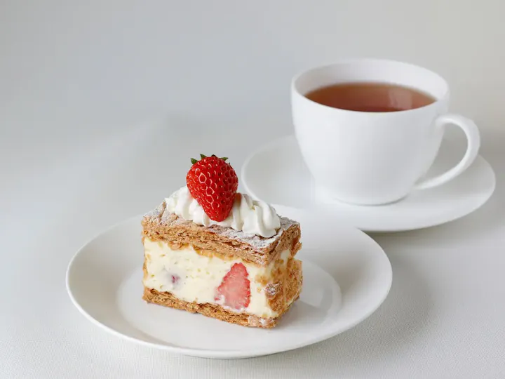 優雅な雰囲気の中で過ごすカフェの時間