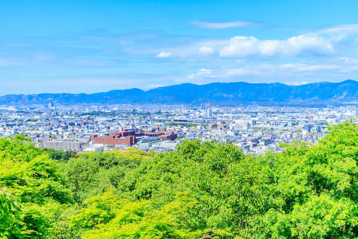 稲荷山ハイキングで自然を堪能！