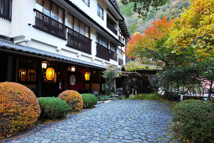 レトロな寸又峡の温泉宿に泊まる
