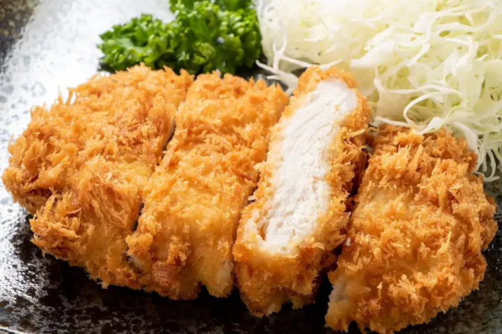 おいしいグルメを満喫する