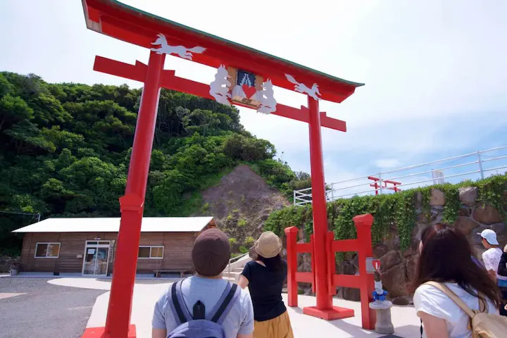 日本一入れにくい?!お賽銭箱にチャレンジ