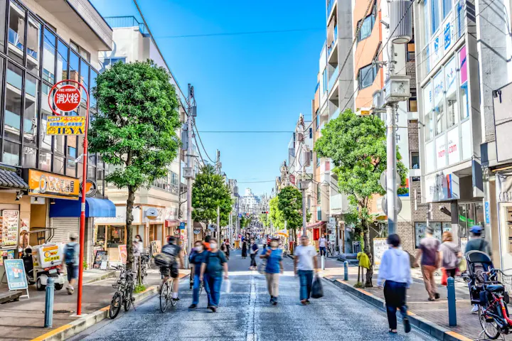周辺のおしゃれスポットでリラックスする