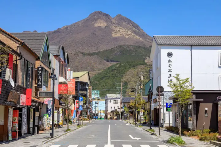 昔ながらの情緒が残る温泉街を観光！