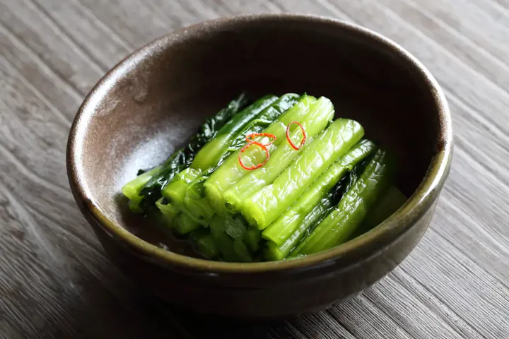 美味しいご当地グルメを堪能する