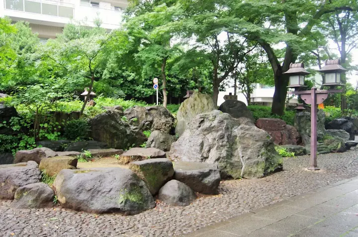 パワー溢れるさざれいし