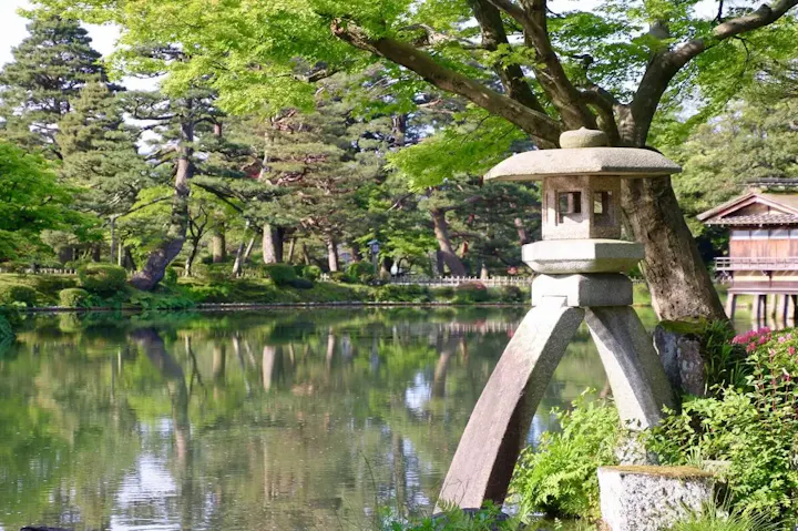 兼六園のシンボル徽軫灯籠