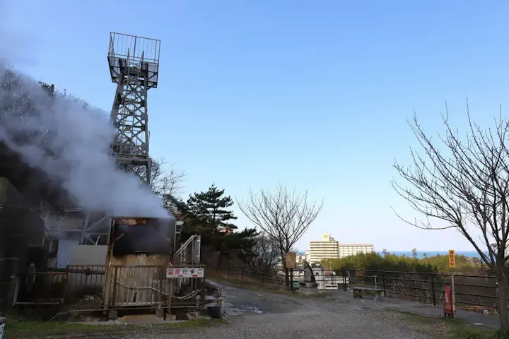 泳いだ後は水着のまま温泉に行けます！