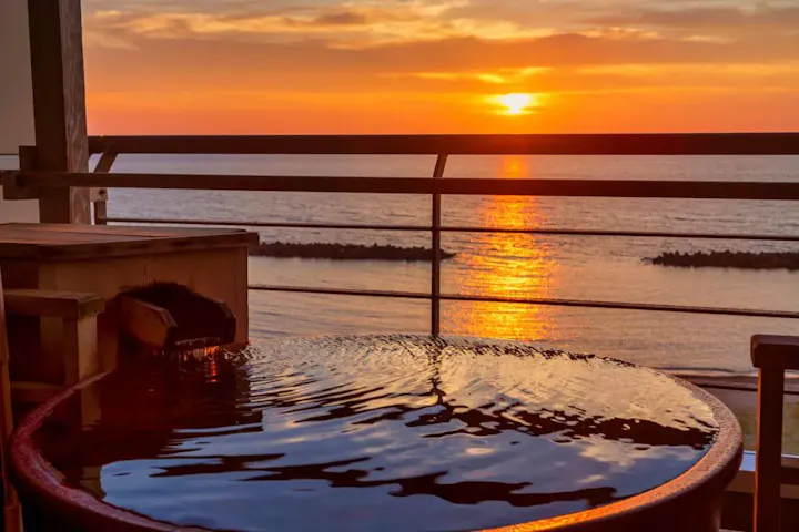 日本海に沈む夕日は絶景です！