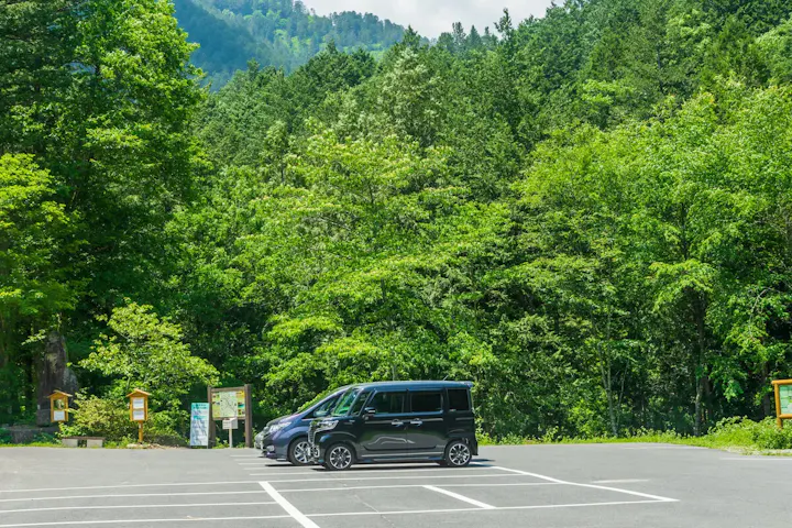 車とシャトルバスをうまく利用しよう
