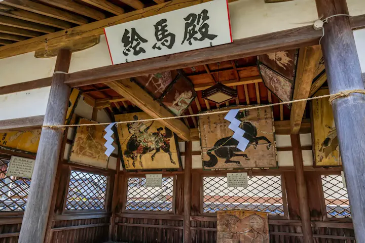 躍動感あふれる絵馬を見てみよう！