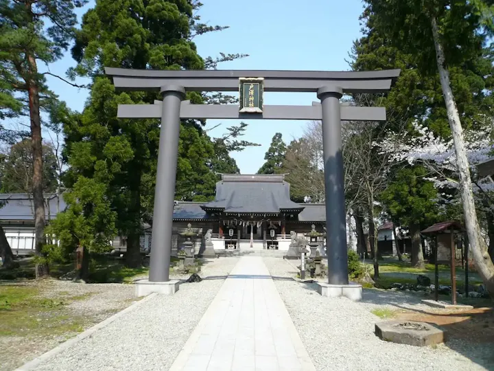 公園内の神社めぐり