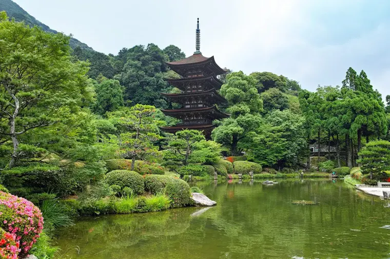 瑠璃光寺五重塔