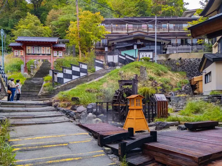 湯けむりに包まれながらの温泉街散策！