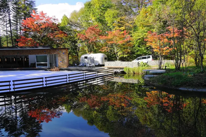 秋の紅葉を楽しむ