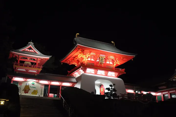 夜の幻想的な水天門を眺めよう！