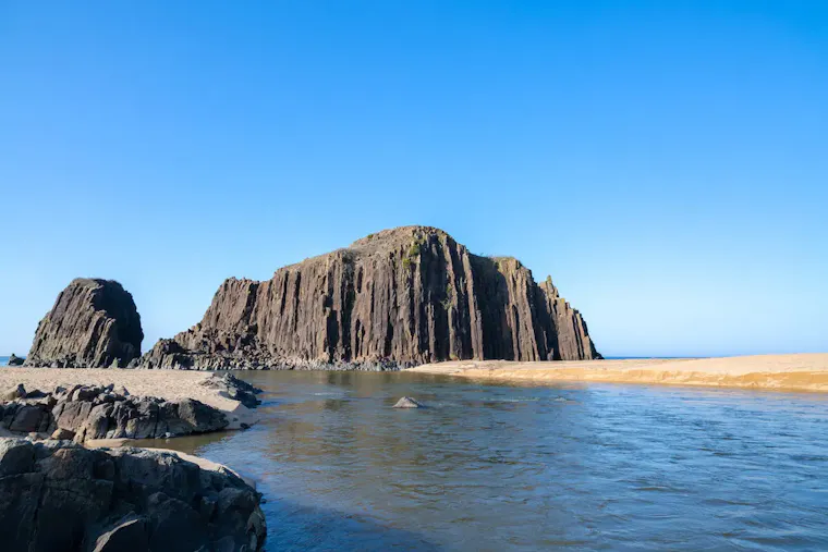 立岩