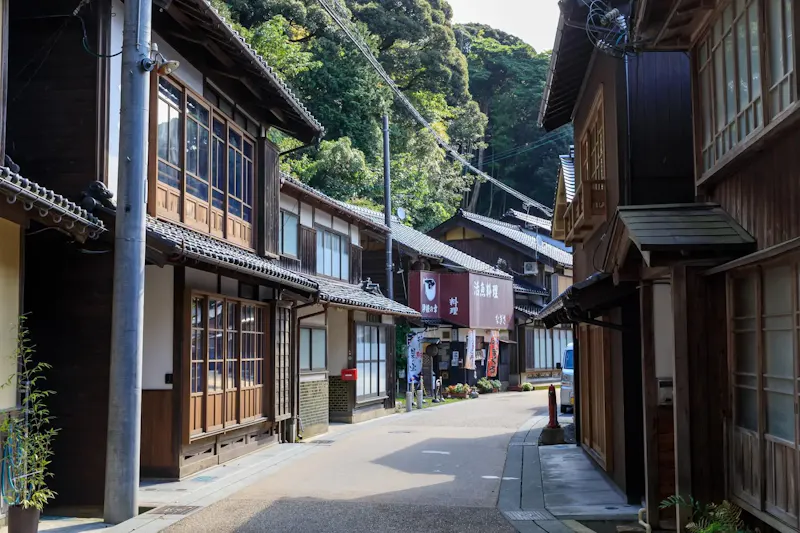 伊根浦舟屋群